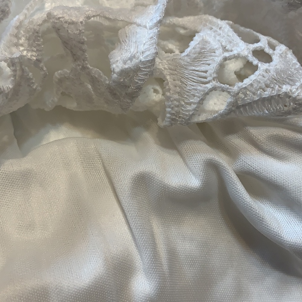 ❌DONATED❌White Crochet 2 Piece Sparkle Gem Detail Skirt Set - Picture 12 of 17